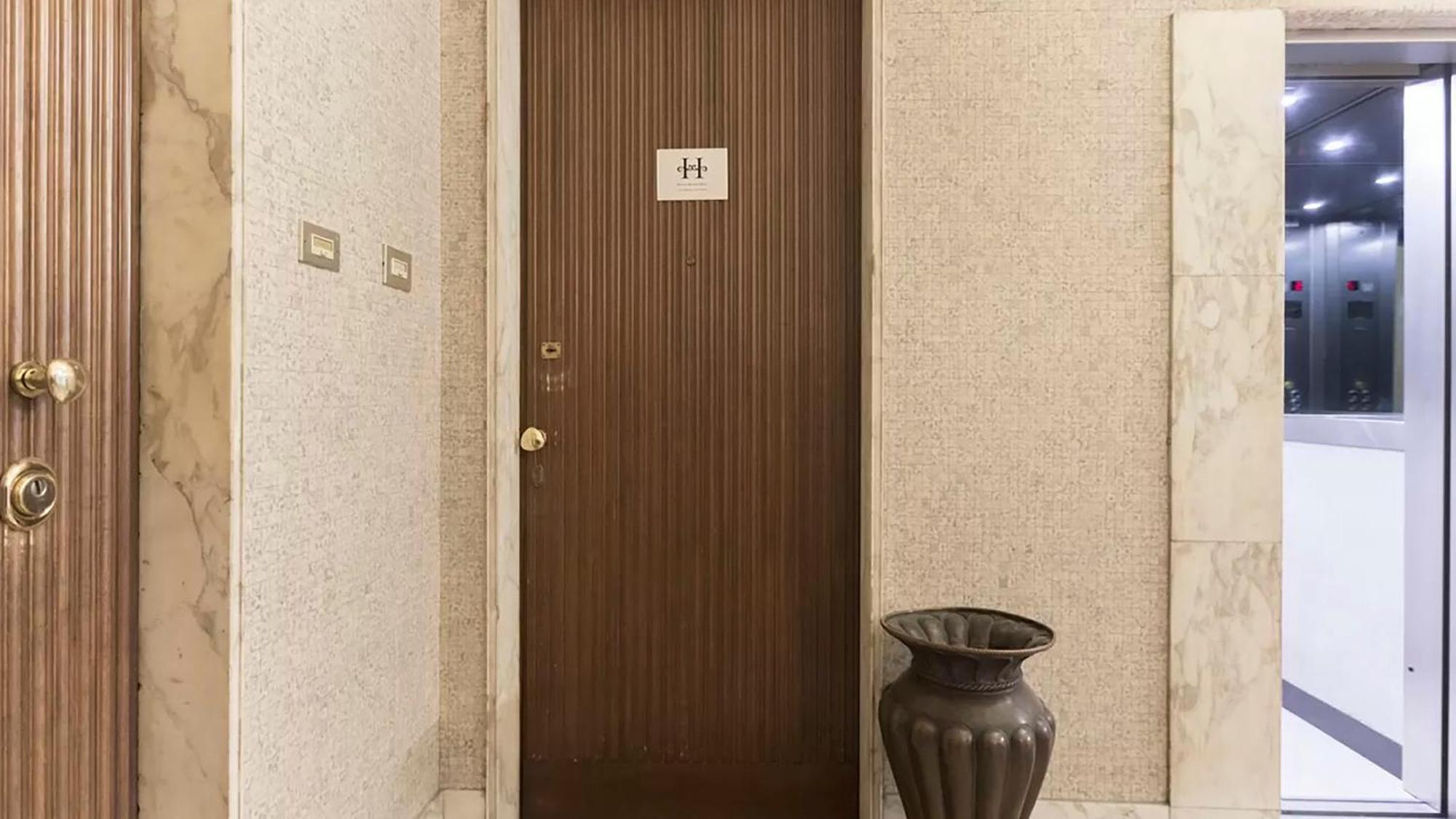 Classbnb - Two Apartments 400 Meters From The Duomo Milan Exterior photo