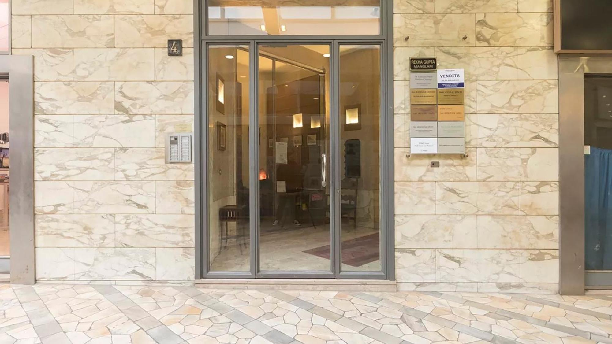 Classbnb - Two Apartments 400 Meters From The Duomo Milan Exterior photo